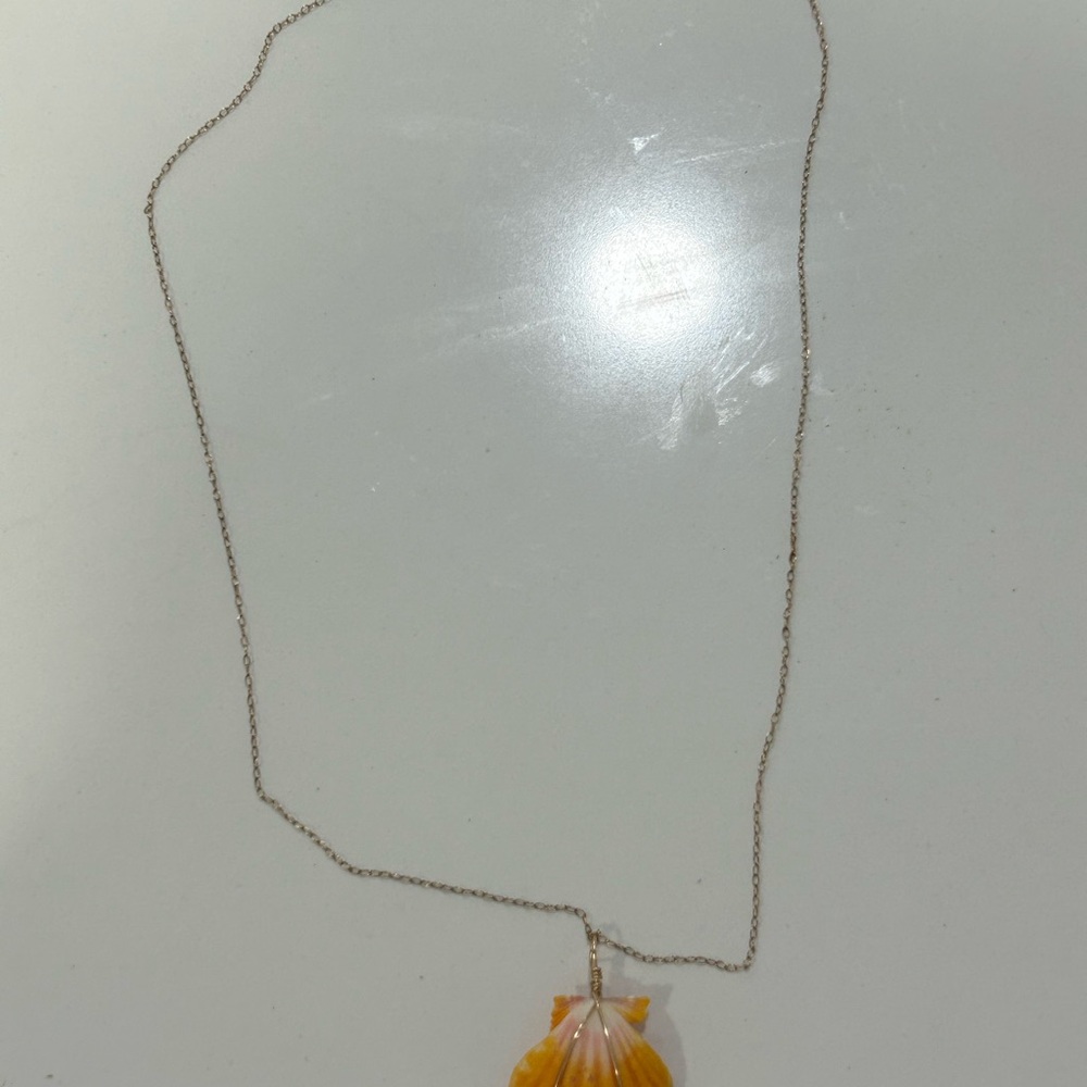 Hawaii Hawaiian Sunrise sea shell necklace 22 inch necklace - Picture 4 of 4